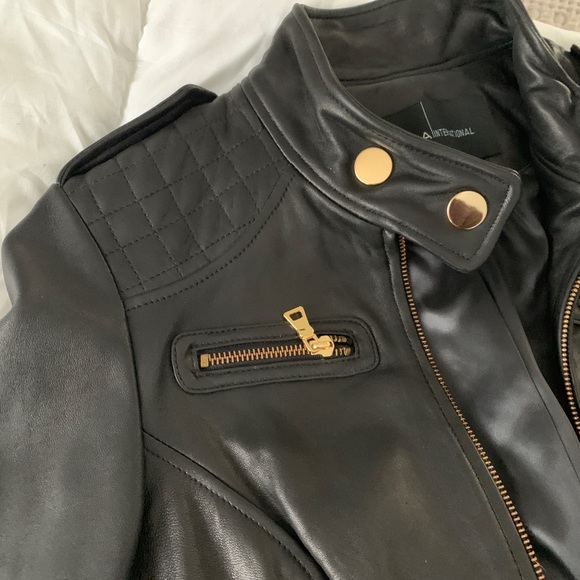 Black leather jacket - Picture 5 of 7